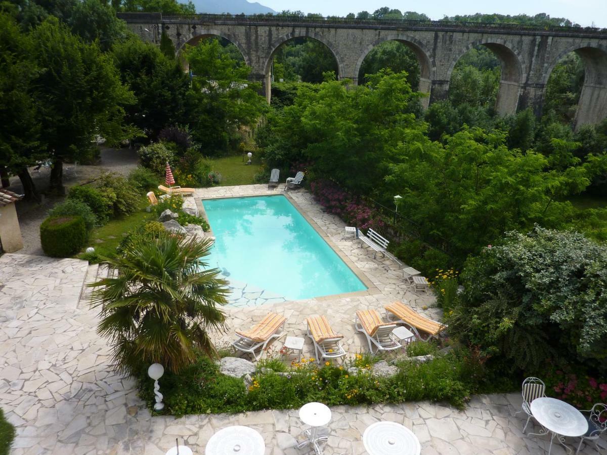 Auberge Du Viaduc Saint-Lattier Zewnętrze zdjęcie